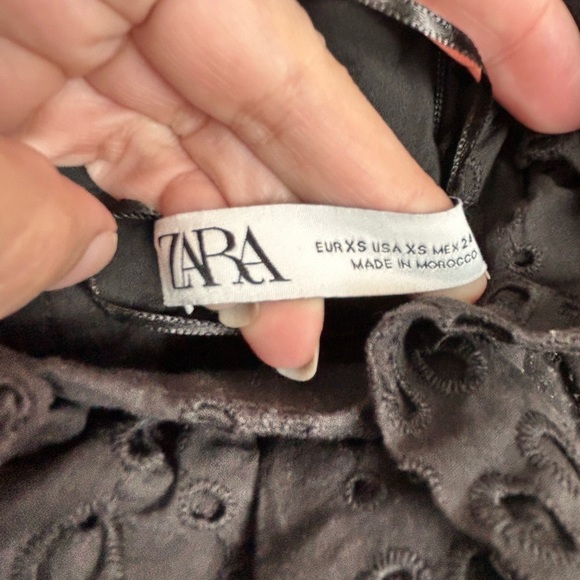 Zara embroidered eyelet cotton midi dress, XS, black, ruffles, tiered skirt Chic - Picture 13 of 14